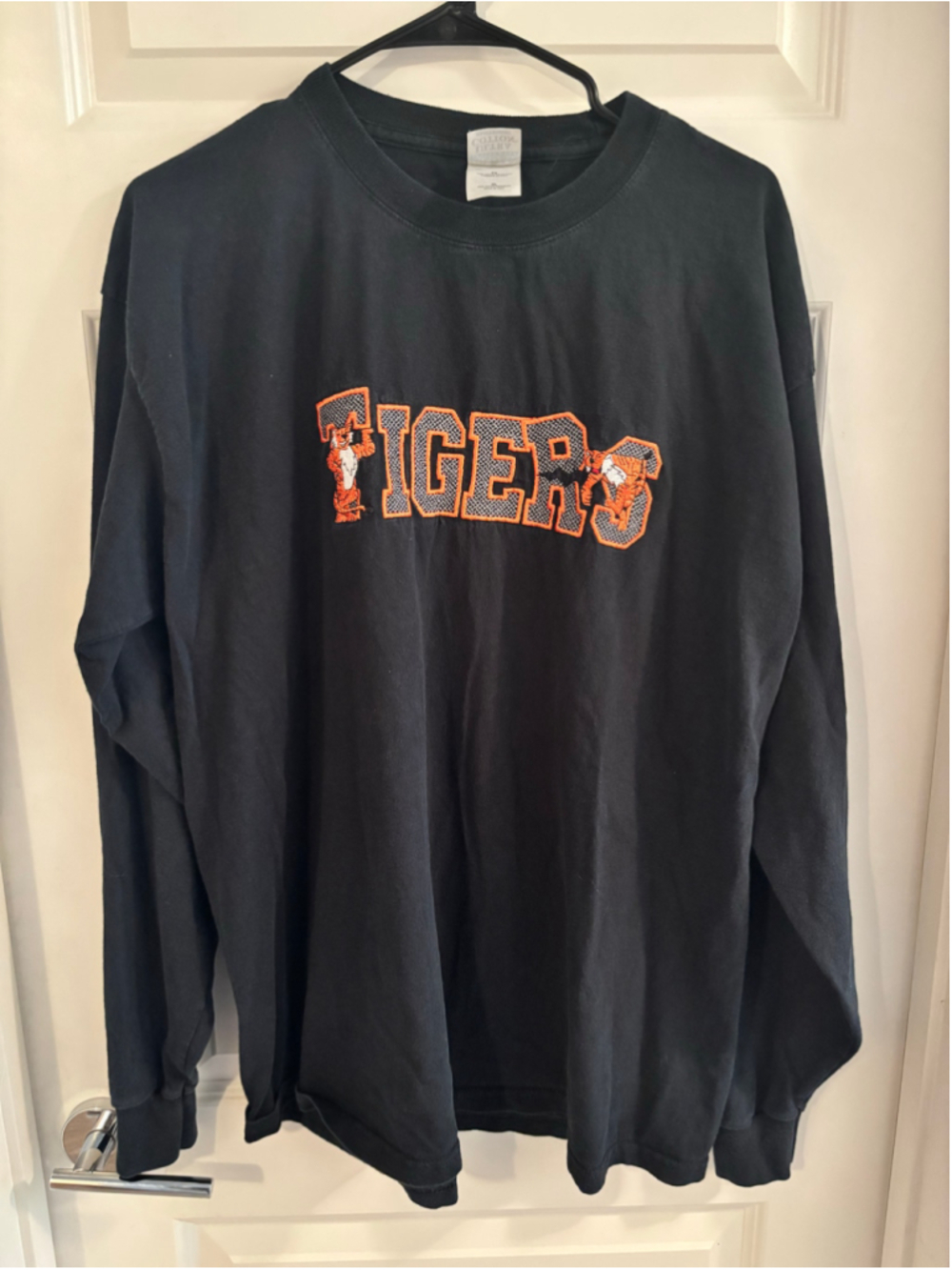 Vintage Y2K Gildan Ultra Cotton Tigers Embroidered Long Sleeve Shirt Black XL